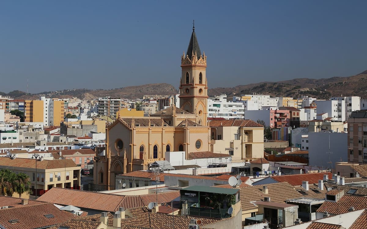 Iglesia de San Pablo y tejados del barrio de La Trinidad, en Málaga